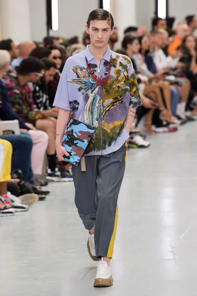 Look 42